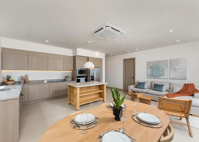 Holiday home 2br Ocean View + Club In Playas Del | Naumi N534